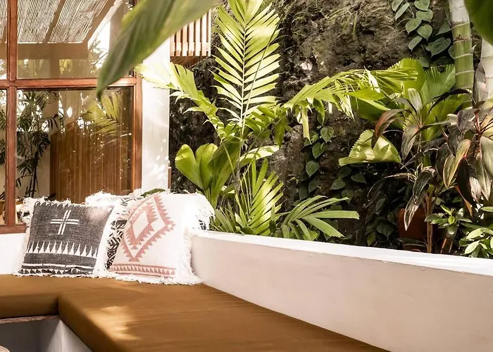 Rumah Mahira - Charming 1br With Living And Full Kitchen, Nestled In Quiet Jungle Villa Uluwatu