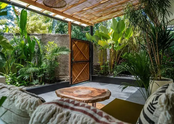 Rumah Mahira - Charming 1br With Living And Full Kitchen, Nestled In Quiet Jungle Villa *