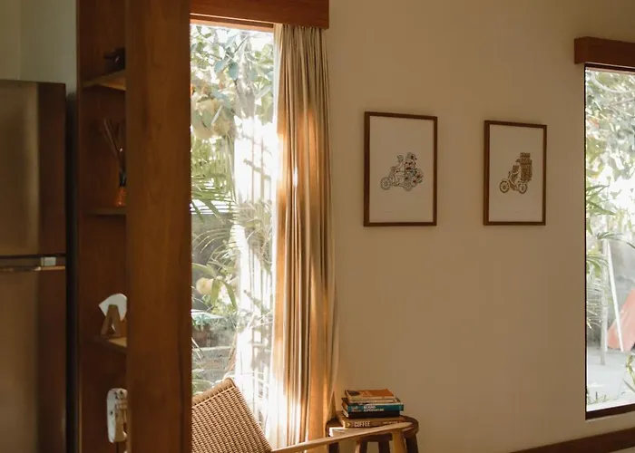 Villa Rumah Mahira - Charming 1br With Living And Full Kitchen, Nestled In Quiet Jungle *
