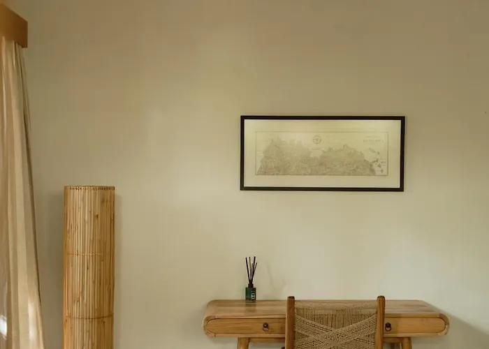 Villa Rumah Mahira - Charming 1br With Living And Full Kitchen, Nestled In Quiet Jungle