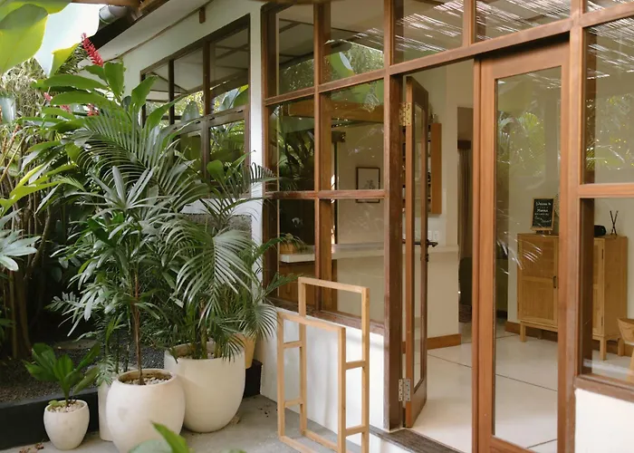 Rumah Mahira - Charming 1br With Living And Full Kitchen, Nestled In Quiet Jungle *