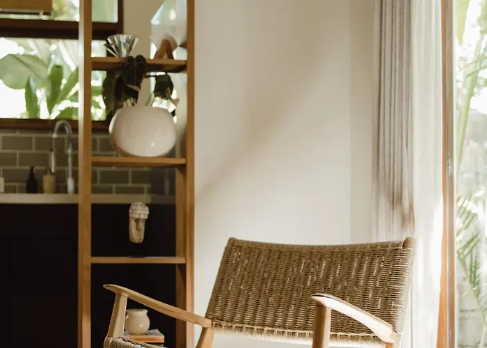 Rumah Mahira - Charming 1br With Living And Full Kitchen, Nestled In Quiet Jungle Villa *